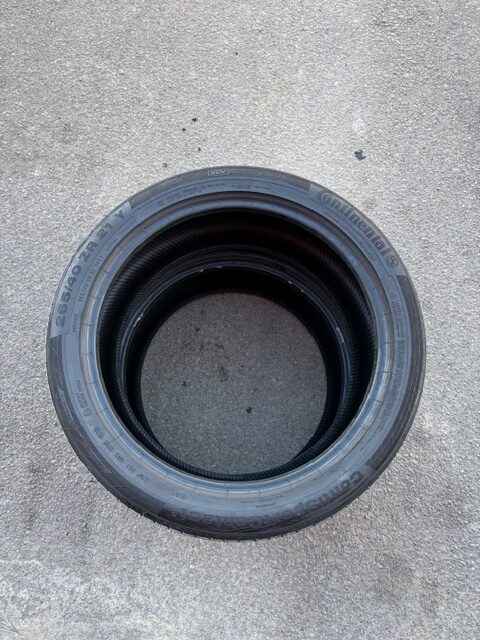Continental 265/40/R21 – Image 3