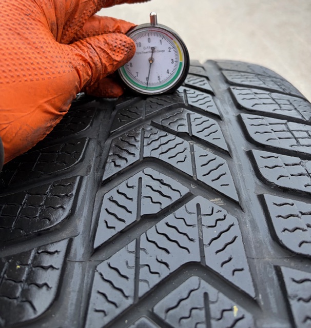 Pirelli 245/45/R19 – Image 2