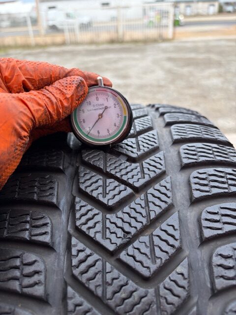 Pirelli 255/45/R19 – Image 2