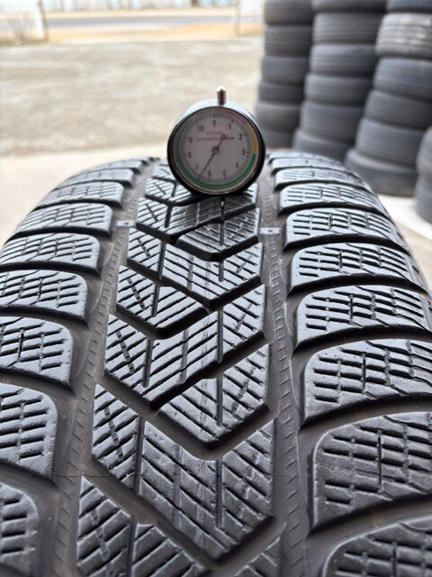 Pirelli 235/55/R19 – Image 2