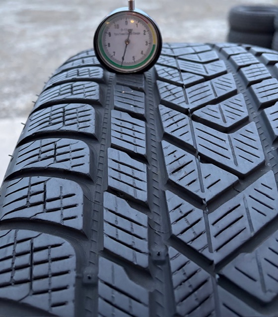 Pirelli 275/40/R22 – Image 2