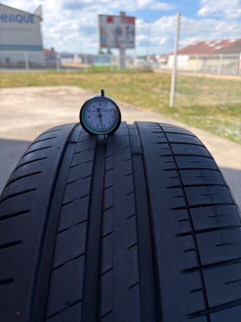 Michelin 255/40/R20 – Image 2