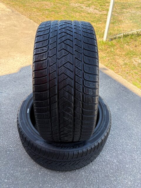 Pirelli 295/35/R21