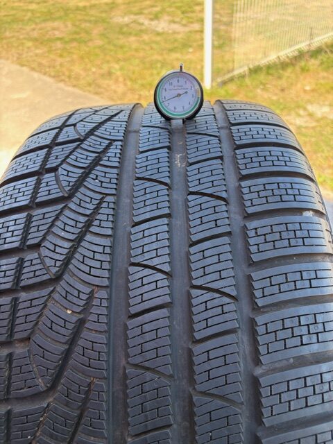 Pirelli 295/30/R20 – Image 2