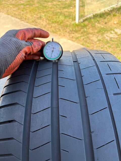 Pirelli 305/30/R20 – Image 2