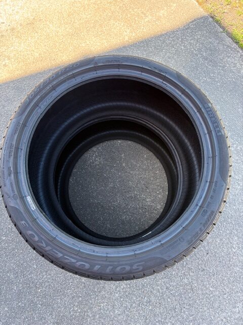 Pirelli 305/30/R20 – Image 3