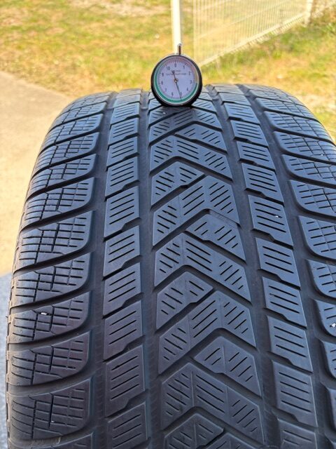 Pirelli 305/40/R20 – Image 2