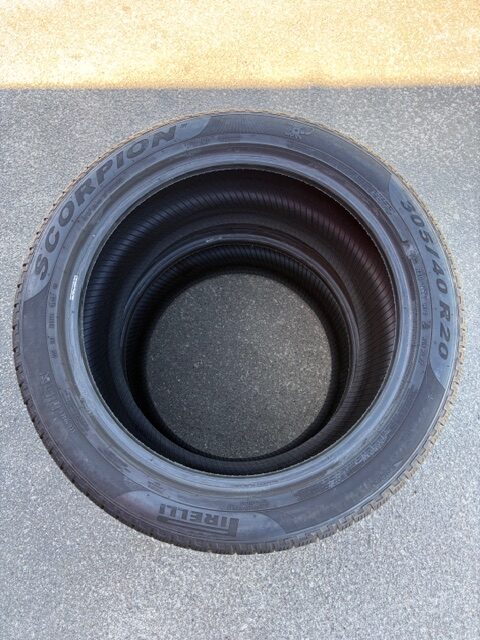 Pirelli 305/40/R20 – Image 3
