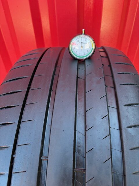 Michelin 265/40/R21 – Image 2