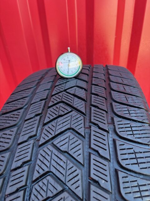 Pirelli 265/40/R21 – Image 2