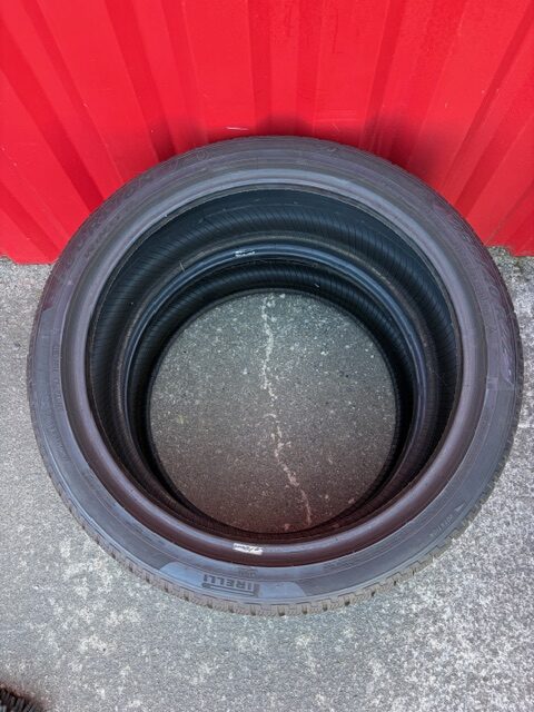 Pirelli 255/40/R22 – Image 3