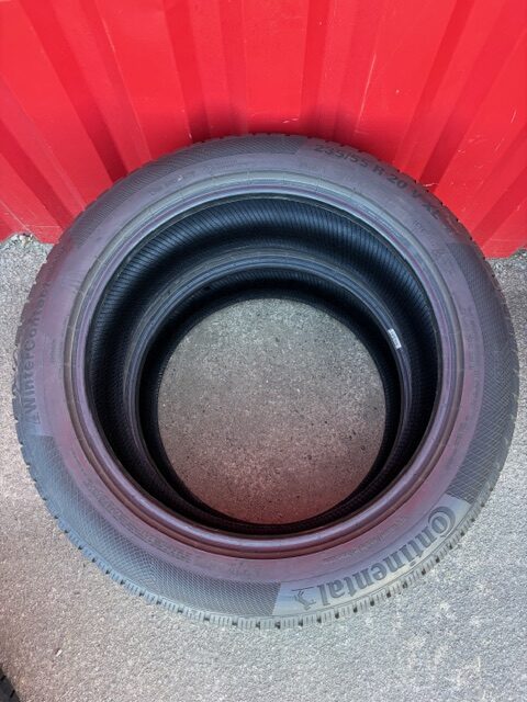 Continental 235/55/R20 – Image 3