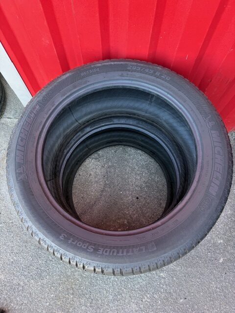 Michelin 295/45/R20 – Image 3
