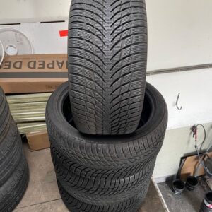 Nokian 275/35/R20