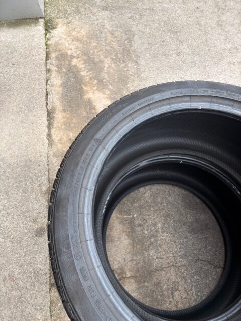 Continental 295/35/R19 – Image 3
