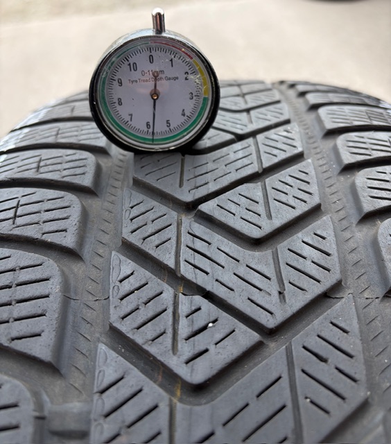 Pirelli 255/45/R20 – Image 2