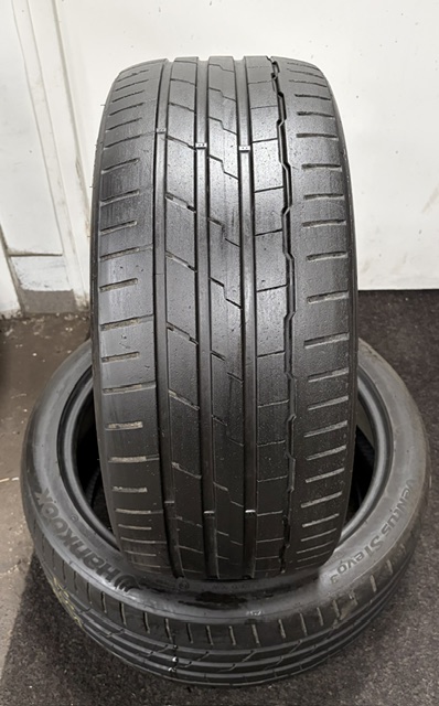 Hankook 235/40/R19