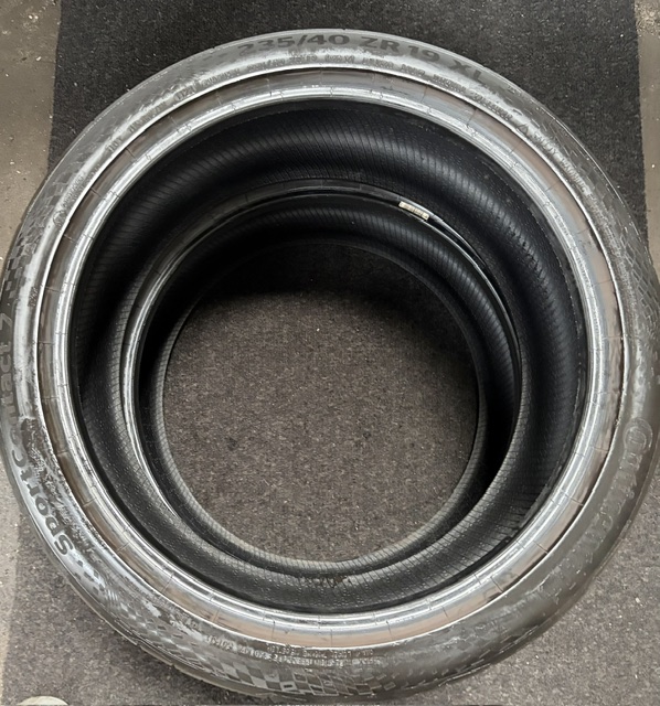 Continental 235/40/R19 – Image 3