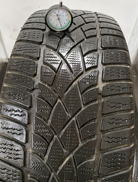 Dunlop 235/40/R19 – Image 2