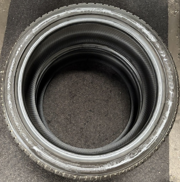 Dunlop 235/40/R19 – Image 3