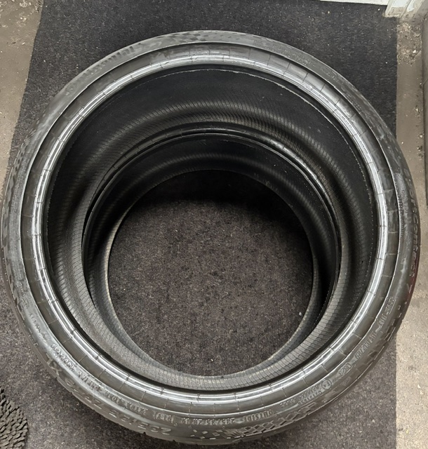 Continental 235/35/R19 – Image 3