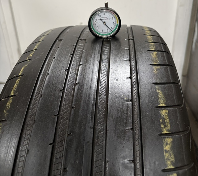 Goodyear 235/35/R19 – Image 2
